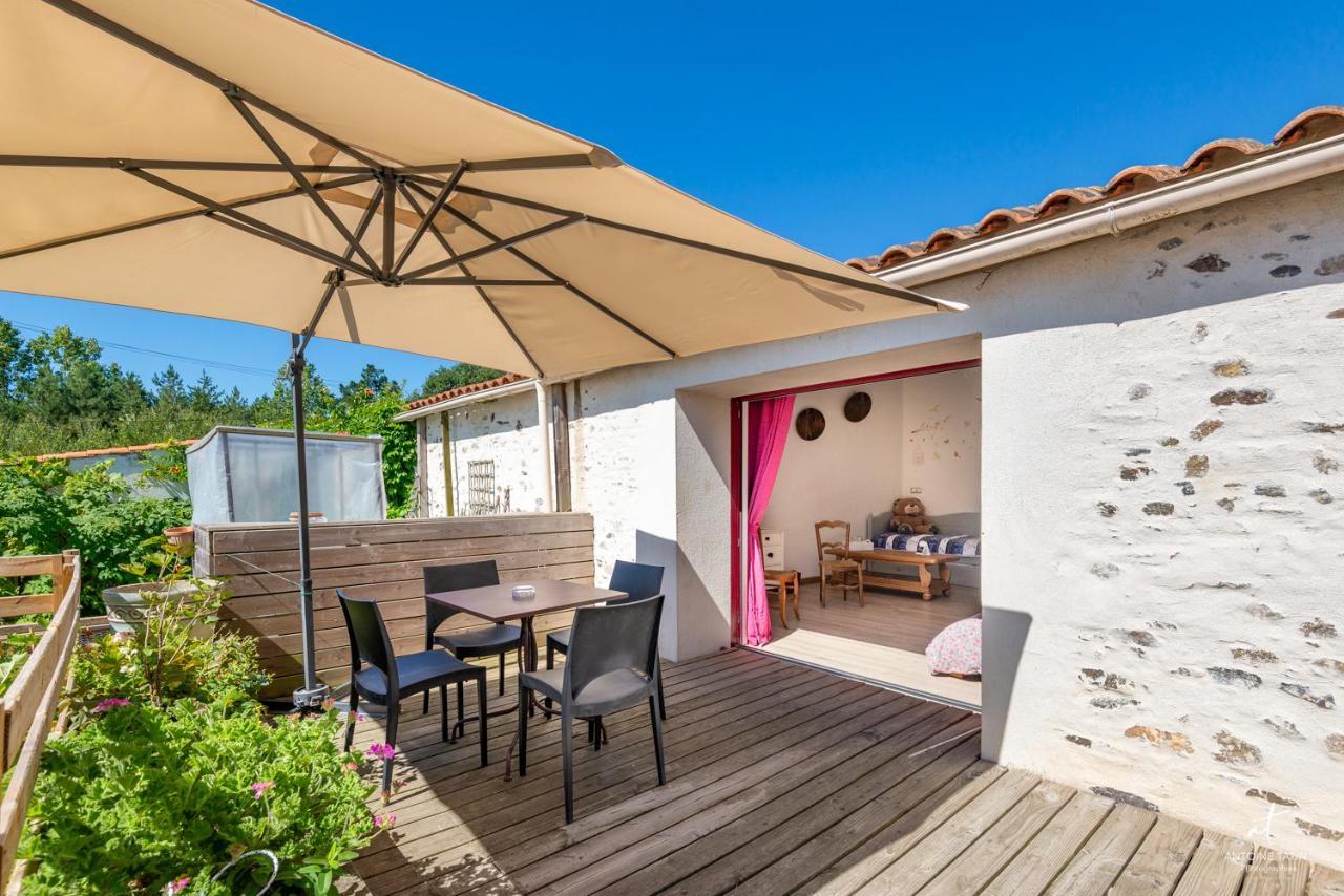 La Chevrerie Bed & Breakfast Vaire ภายนอก รูปภาพ