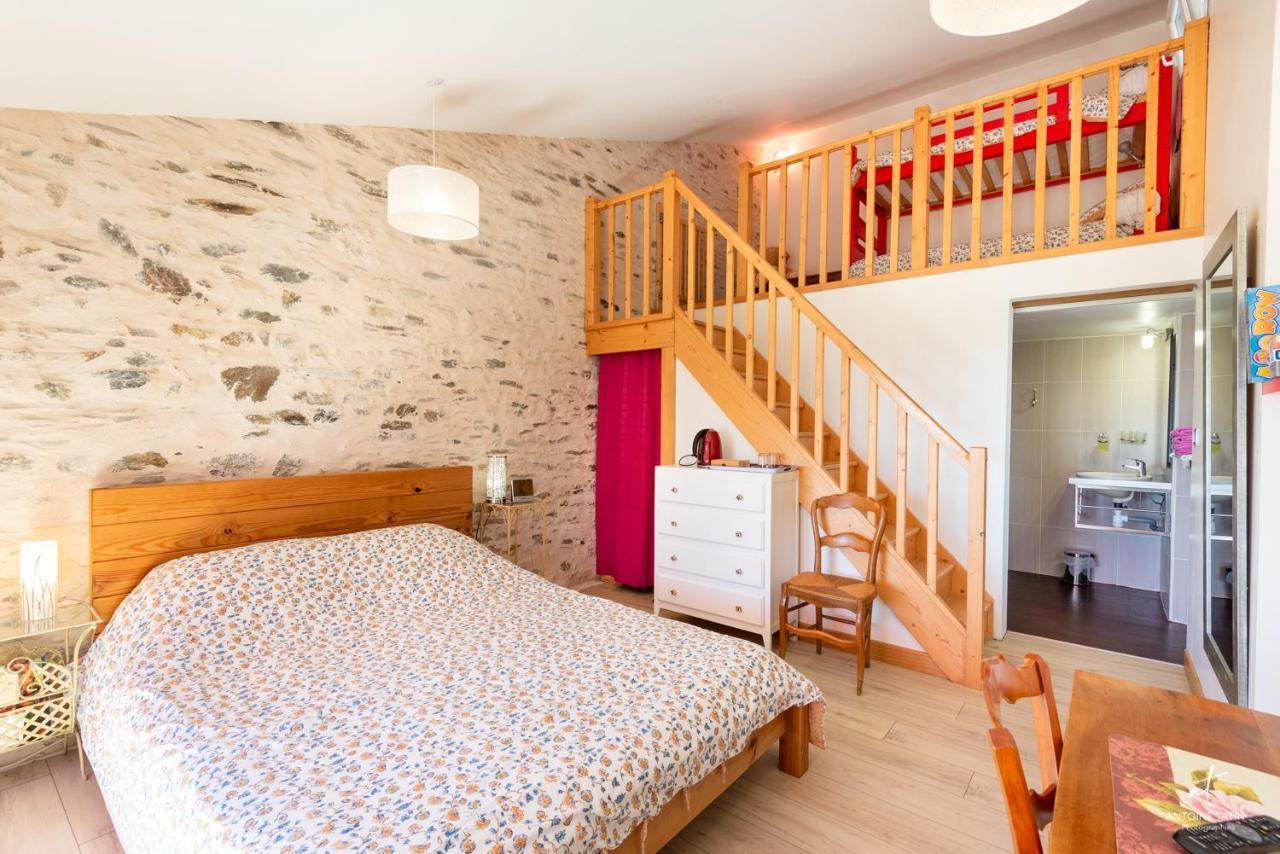 La Chevrerie Bed & Breakfast Vaire ภายนอก รูปภาพ