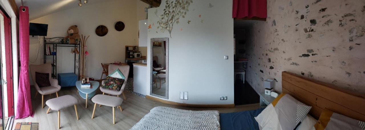 La Chevrerie Bed & Breakfast Vaire ภายนอก รูปภาพ